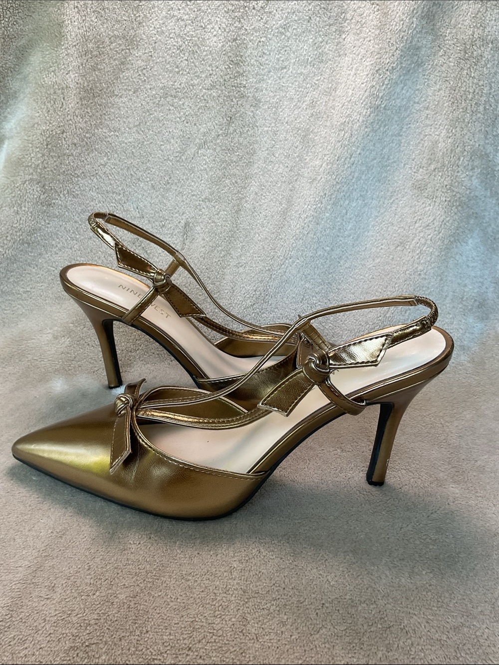 Nine West Metallic Bronze Pointed-Toe Slingback Pumps with Bow Accent - Picture 4 of 6
